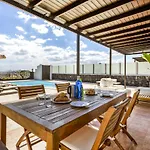 22 Villa Tías